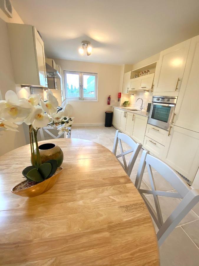 Monart Stylish City Centre Apartment, 2 Bed, Sleeps 6 Perth Exteriér fotografie